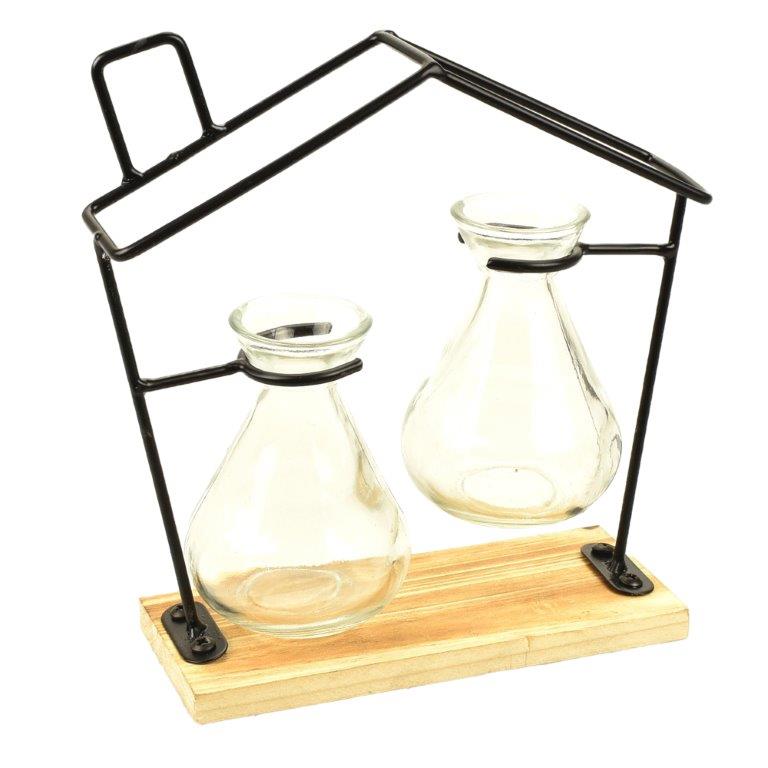 zwart huisje met 2 flesjes